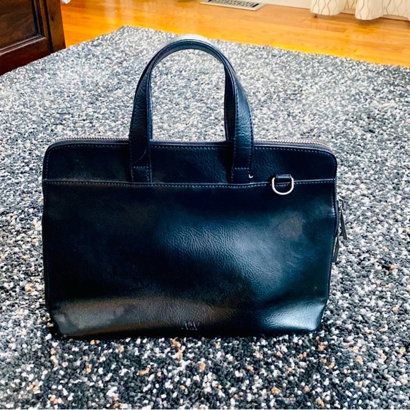 Mat & Nat bag with shoulder strap. In like new condition. Unused. - Picture 4 of 7